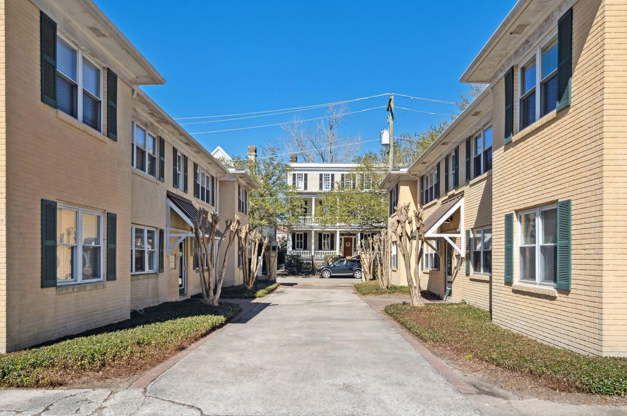 117 Wentworth St, Charleston SC  29401-1752 exterior