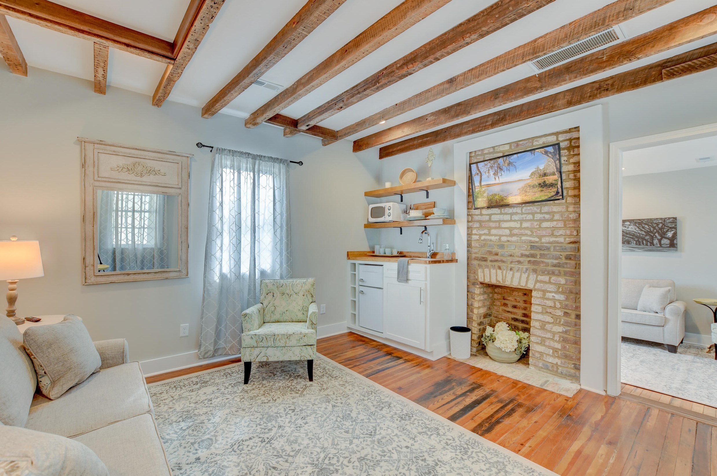 67 Line St, Charleston SC 29403-5419 exterior