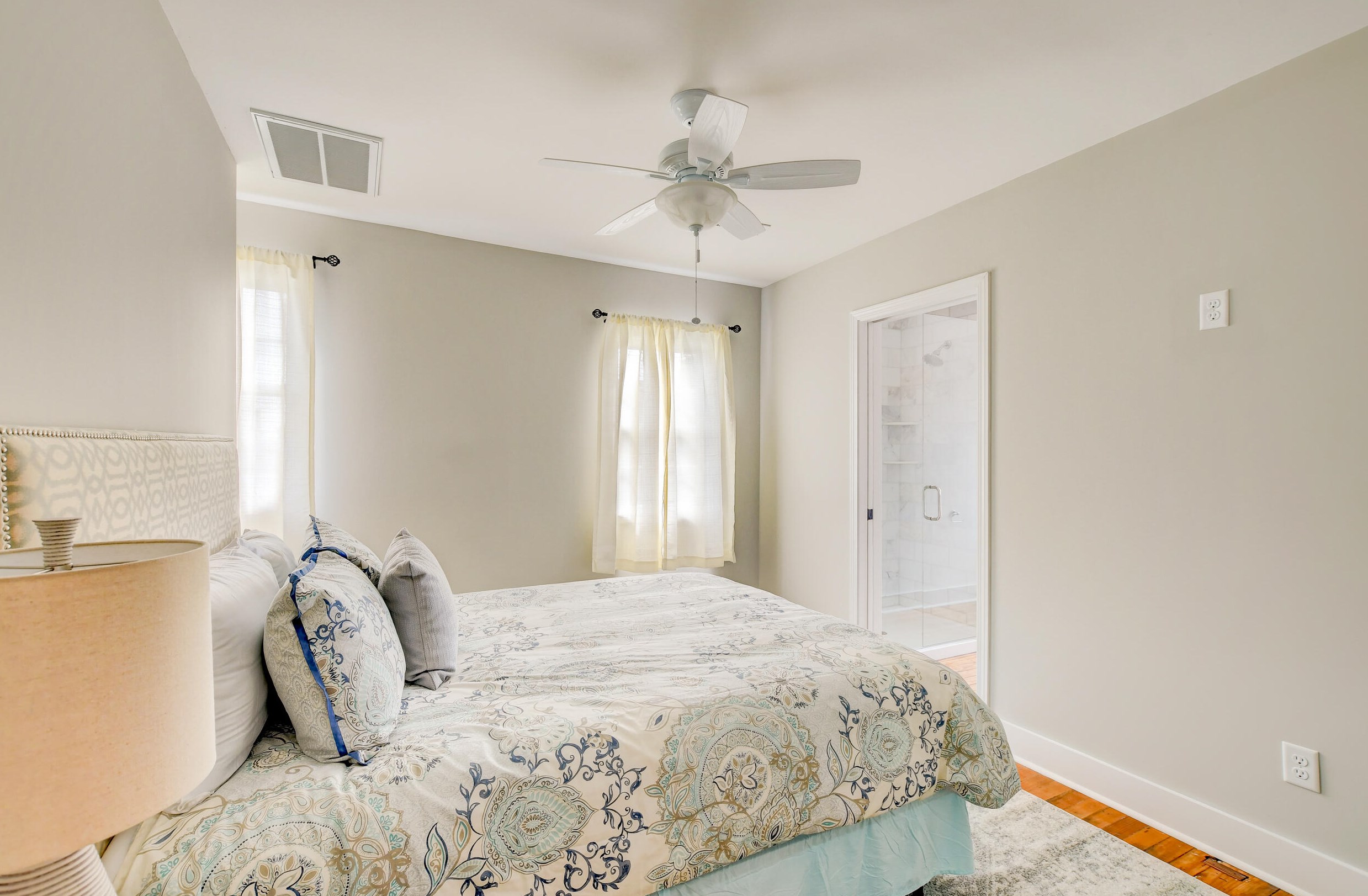 67 Line St, Charleston SC 29403-5419 exterior