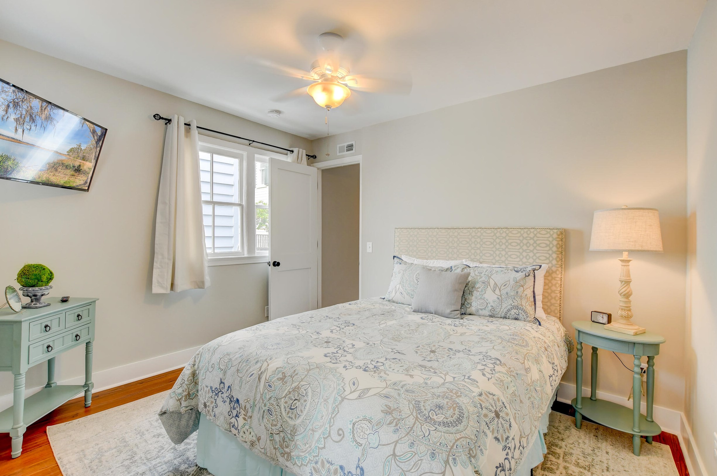 67 Line St, Charleston SC 29403-5419 exterior