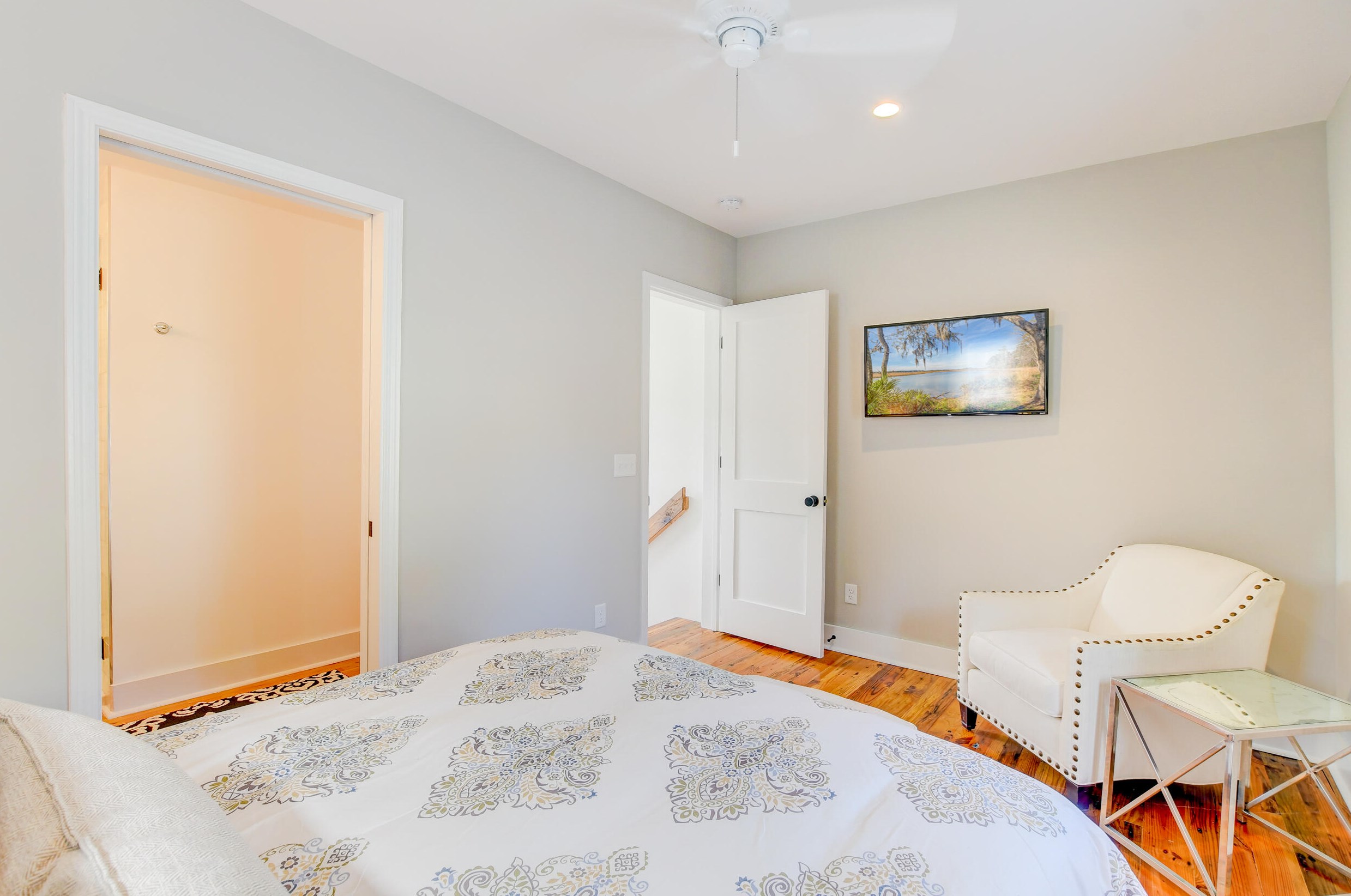 67 Line St, Charleston SC 29403-5419 exterior