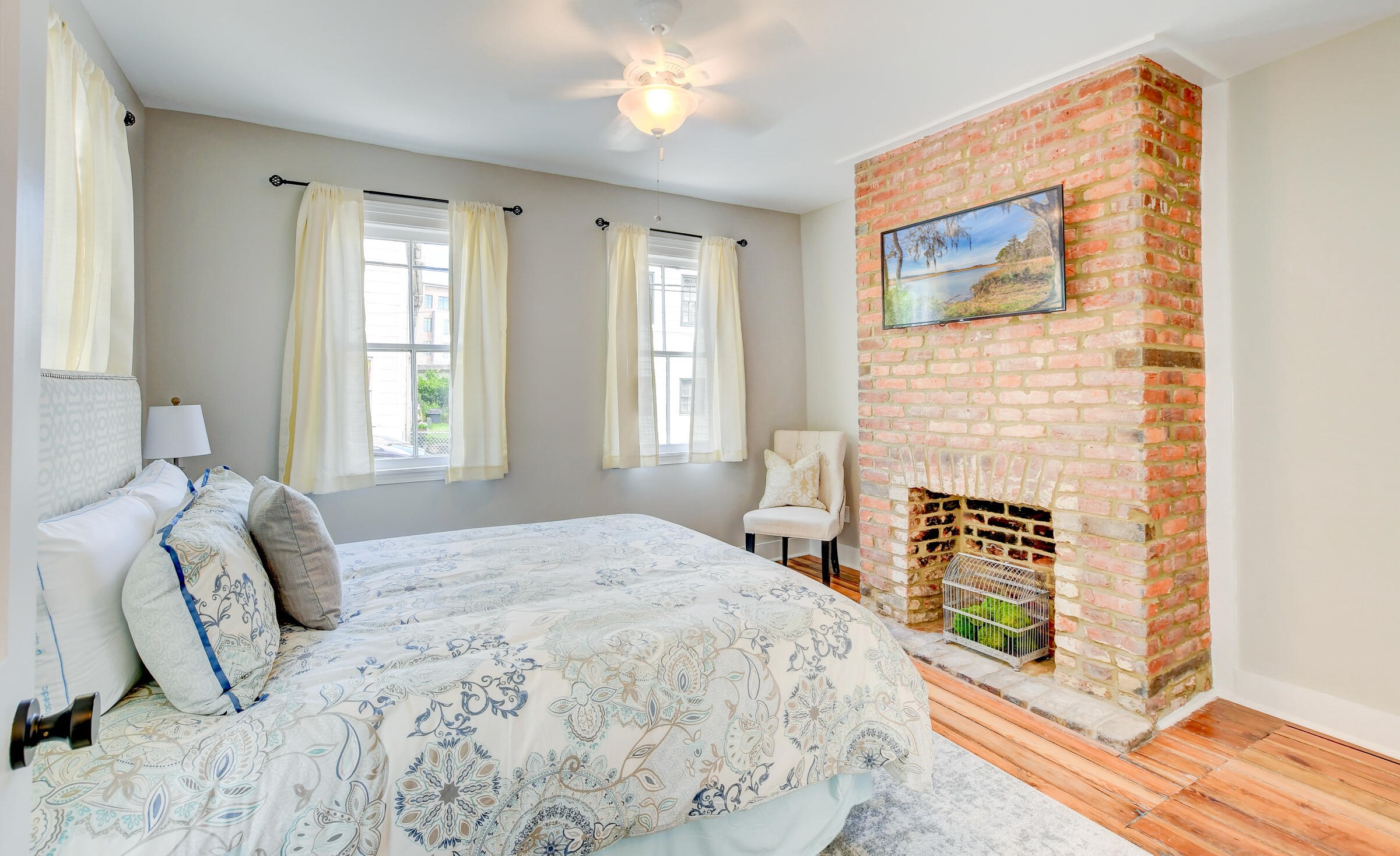 67 Line St, Charleston SC 29403-5419 exterior