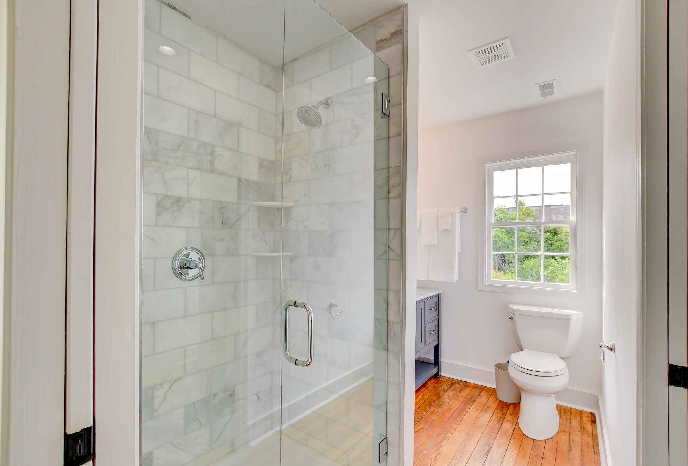 67 Line St, Charleston SC 29403-5419 exterior