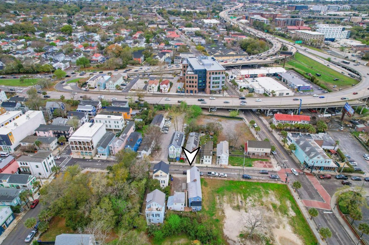 67 Line St, Charleston SC 29403-5419 exterior