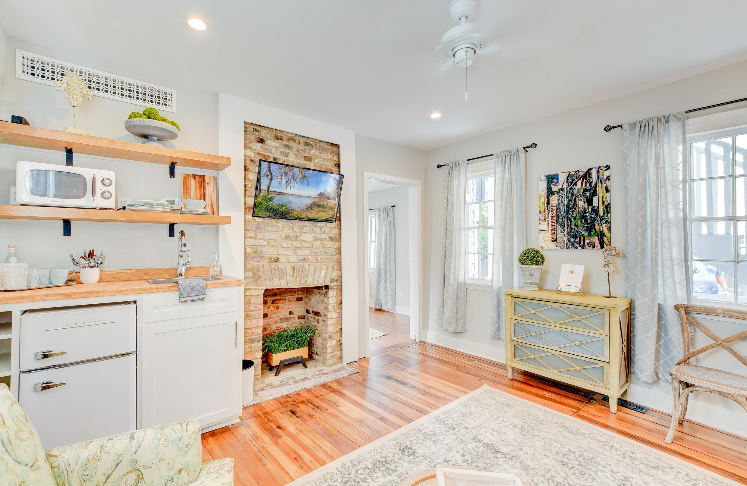 67 Line St, Charleston SC 29403-5419 exterior