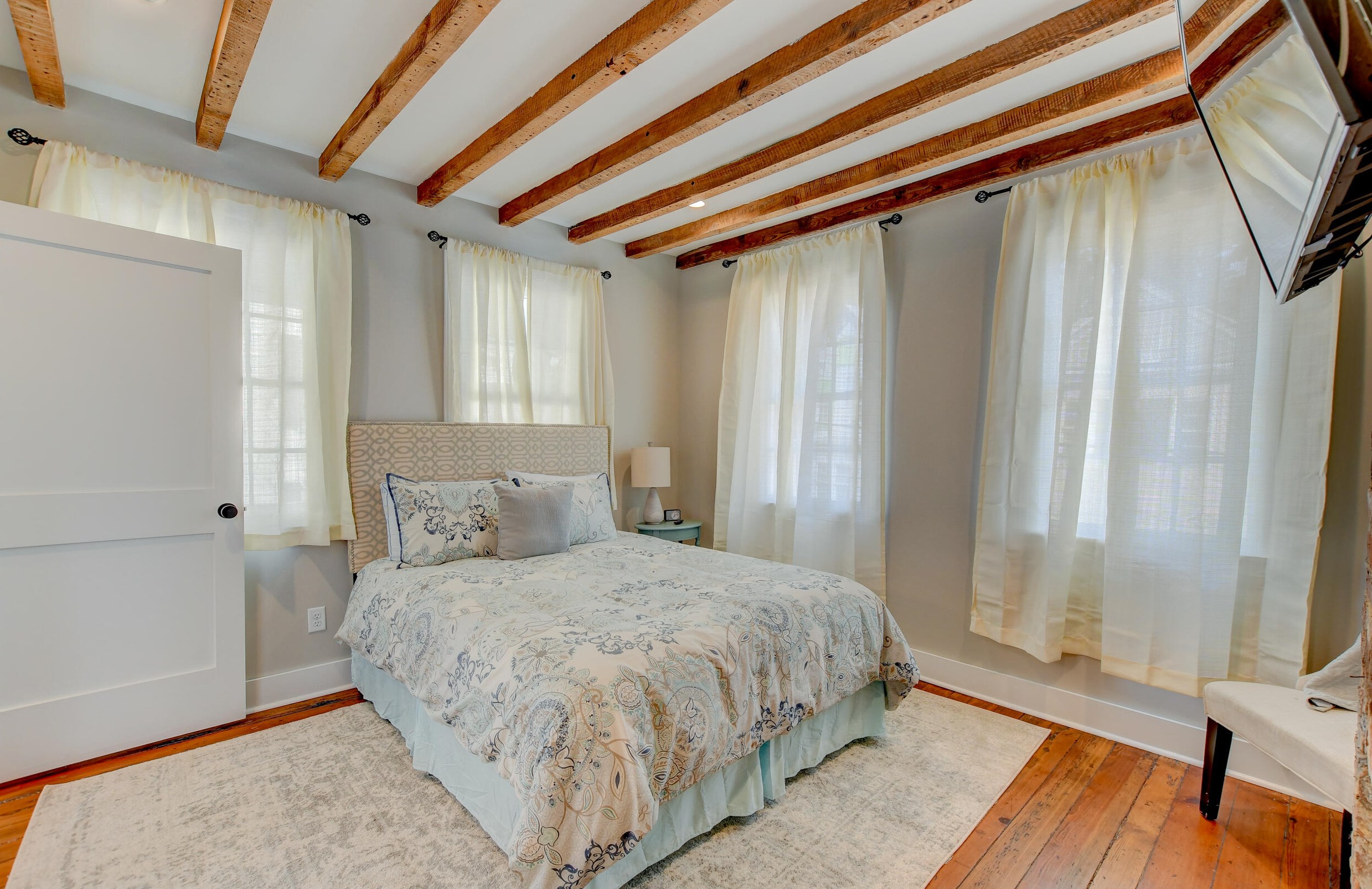 67 Line St, Charleston SC 29403-5419 exterior