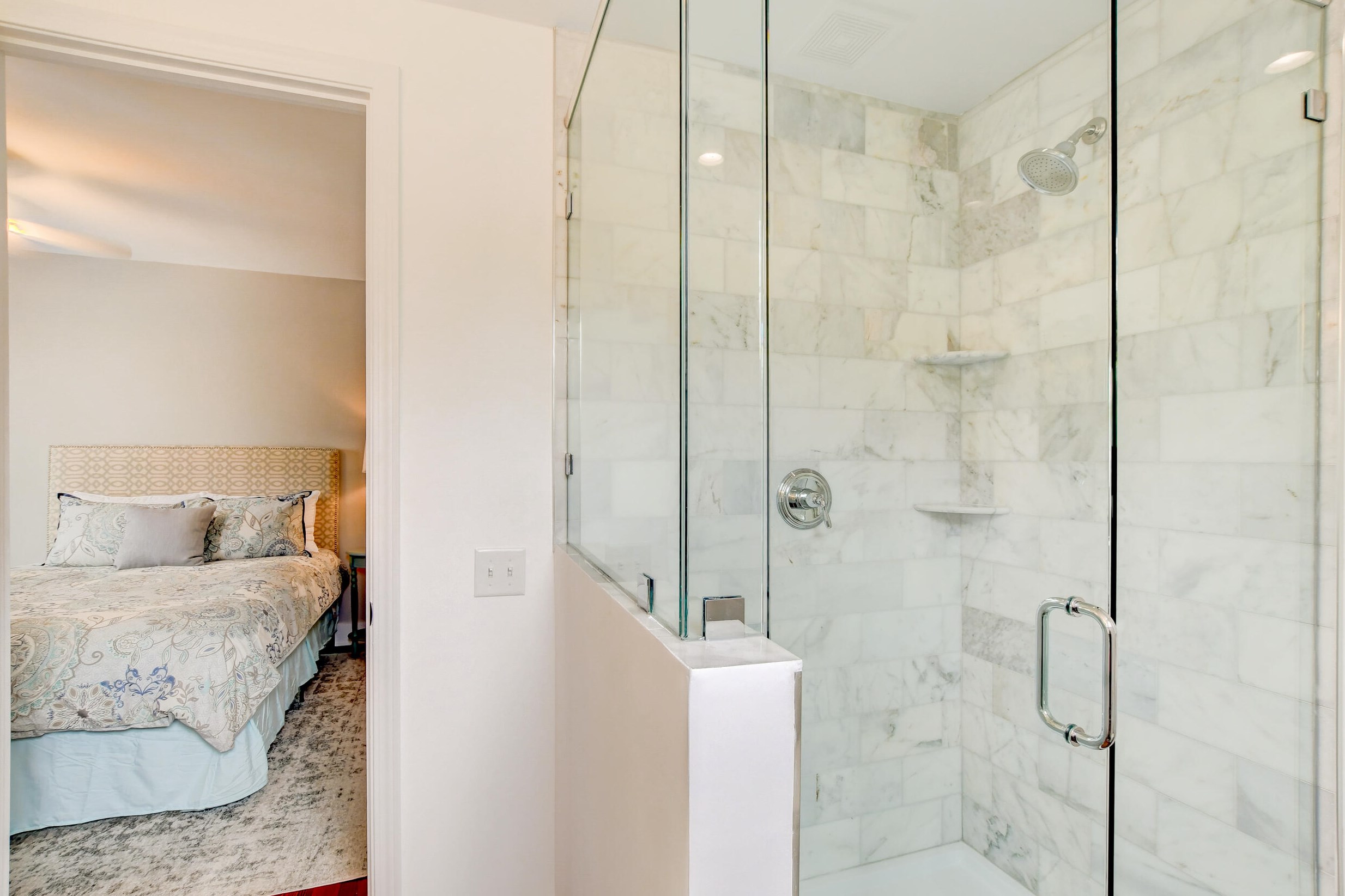 67 Line St, Charleston SC 29403-5419 exterior