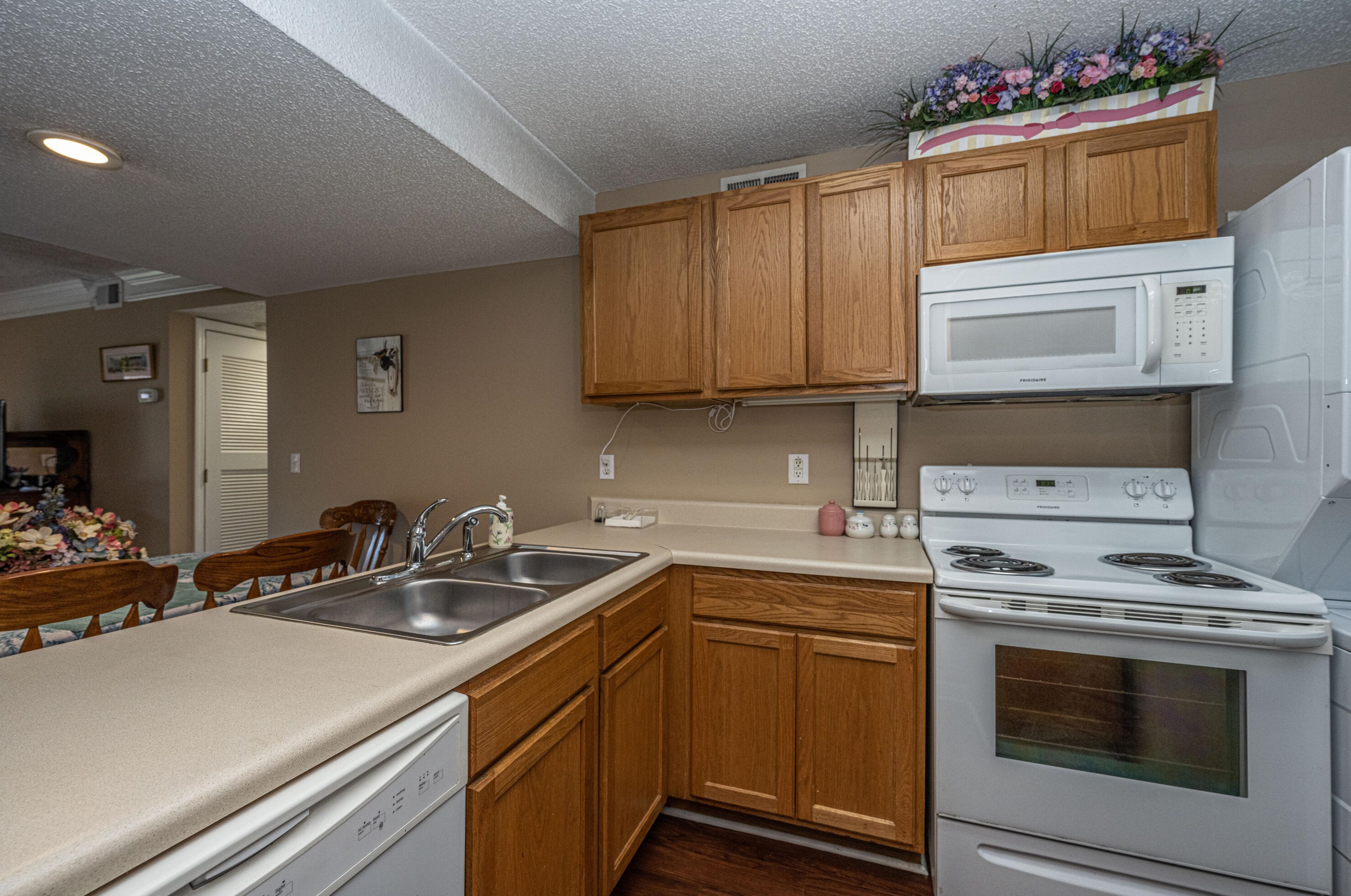 809 Andrea Ln, Charleston SC  29410-8631 exterior