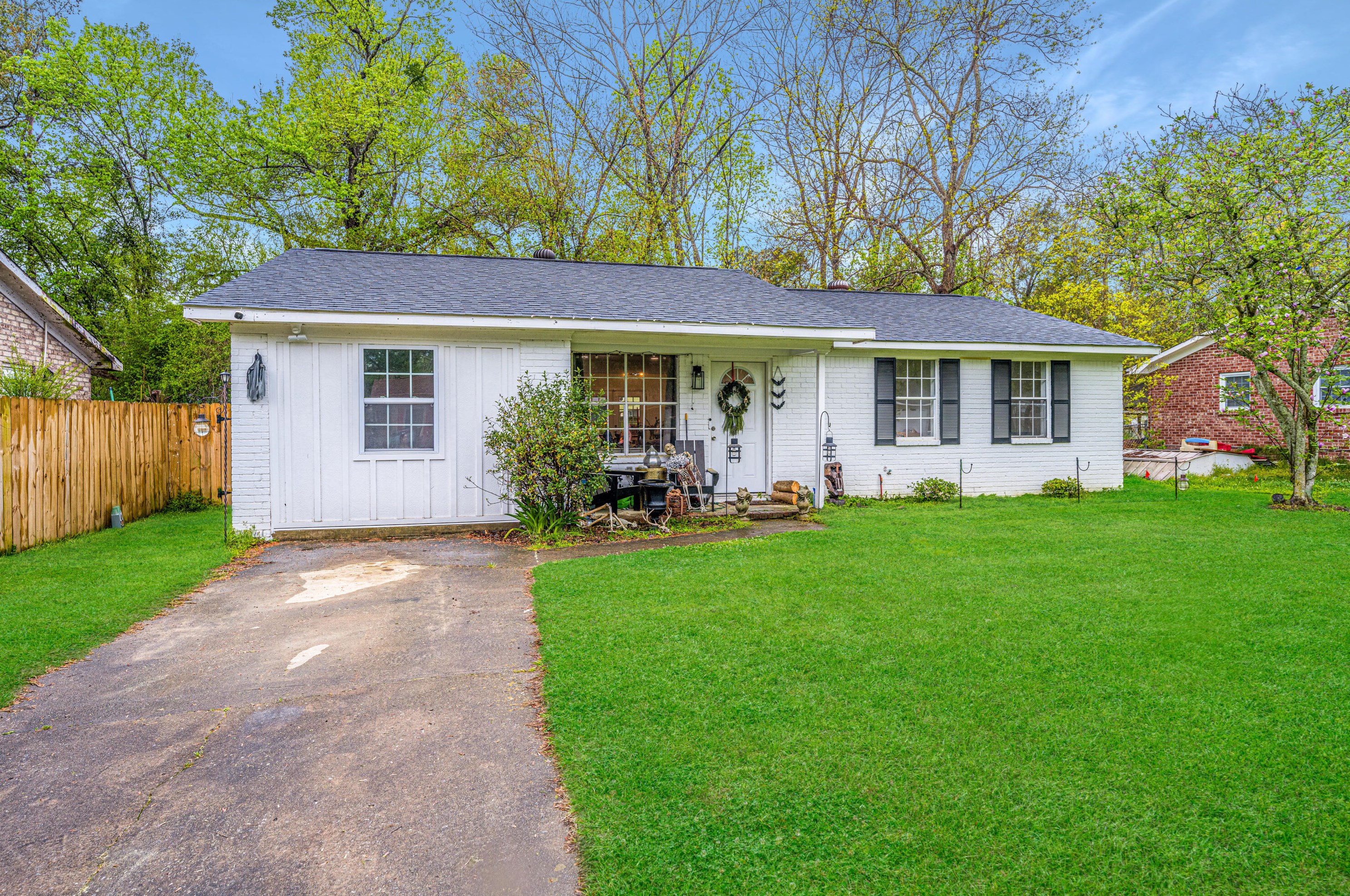 107 Bee St, Summerville SC  29483-2507 exterior