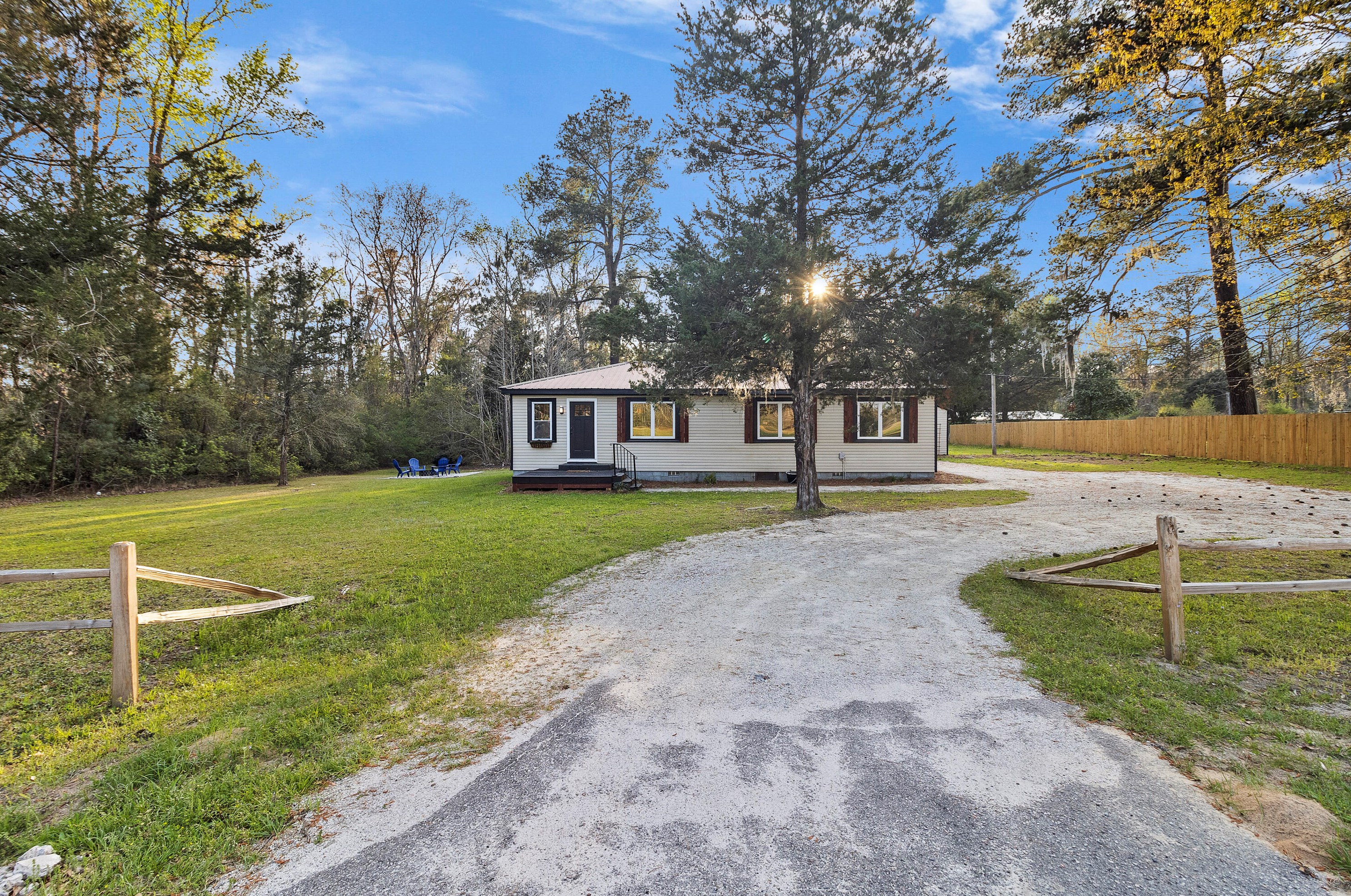 1371 Mount Carmel Rd, Walterboro SC  29488-6309 exterior