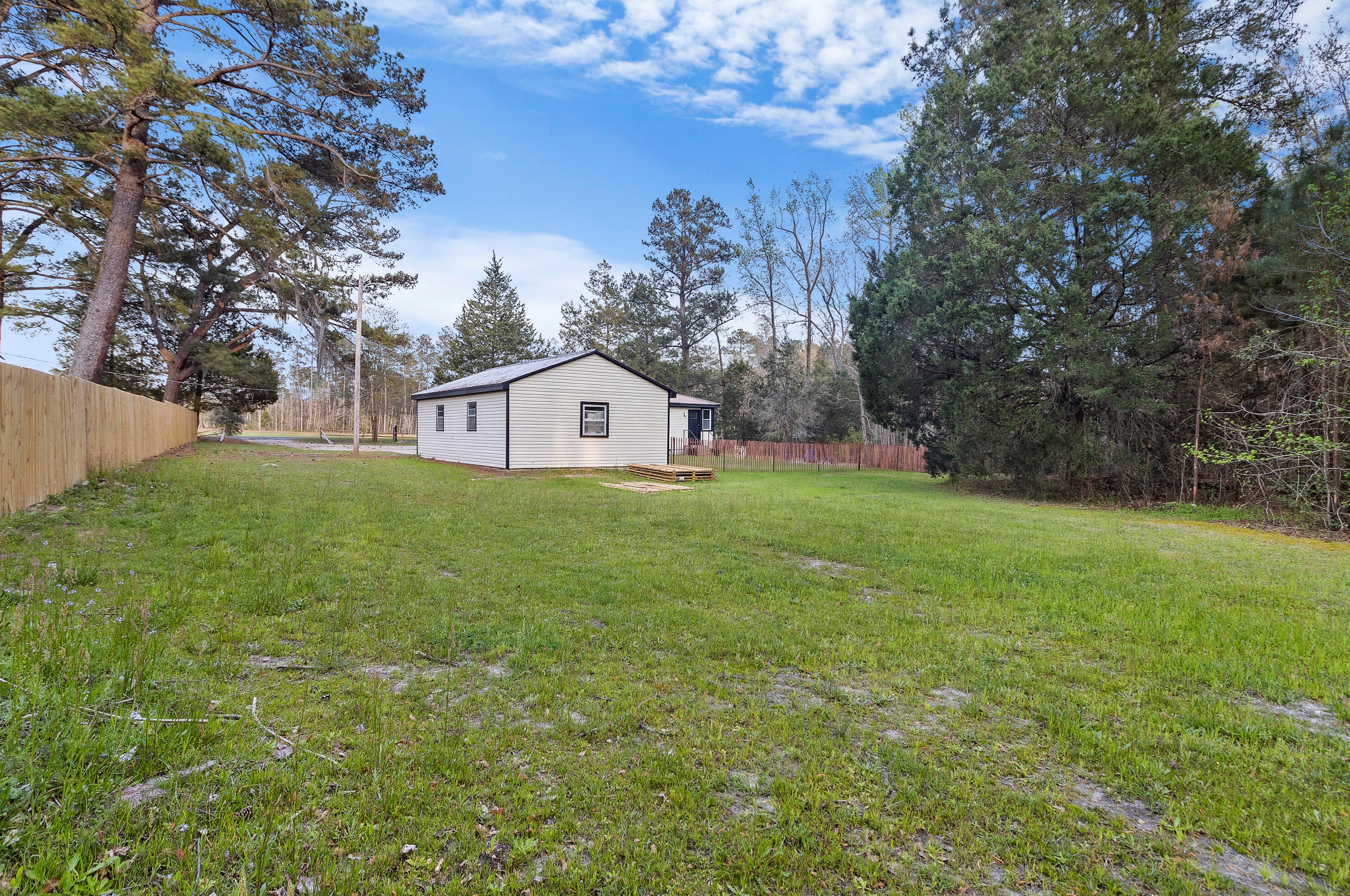 1371 Mount Carmel Rd, Walterboro SC  29488-6309 exterior