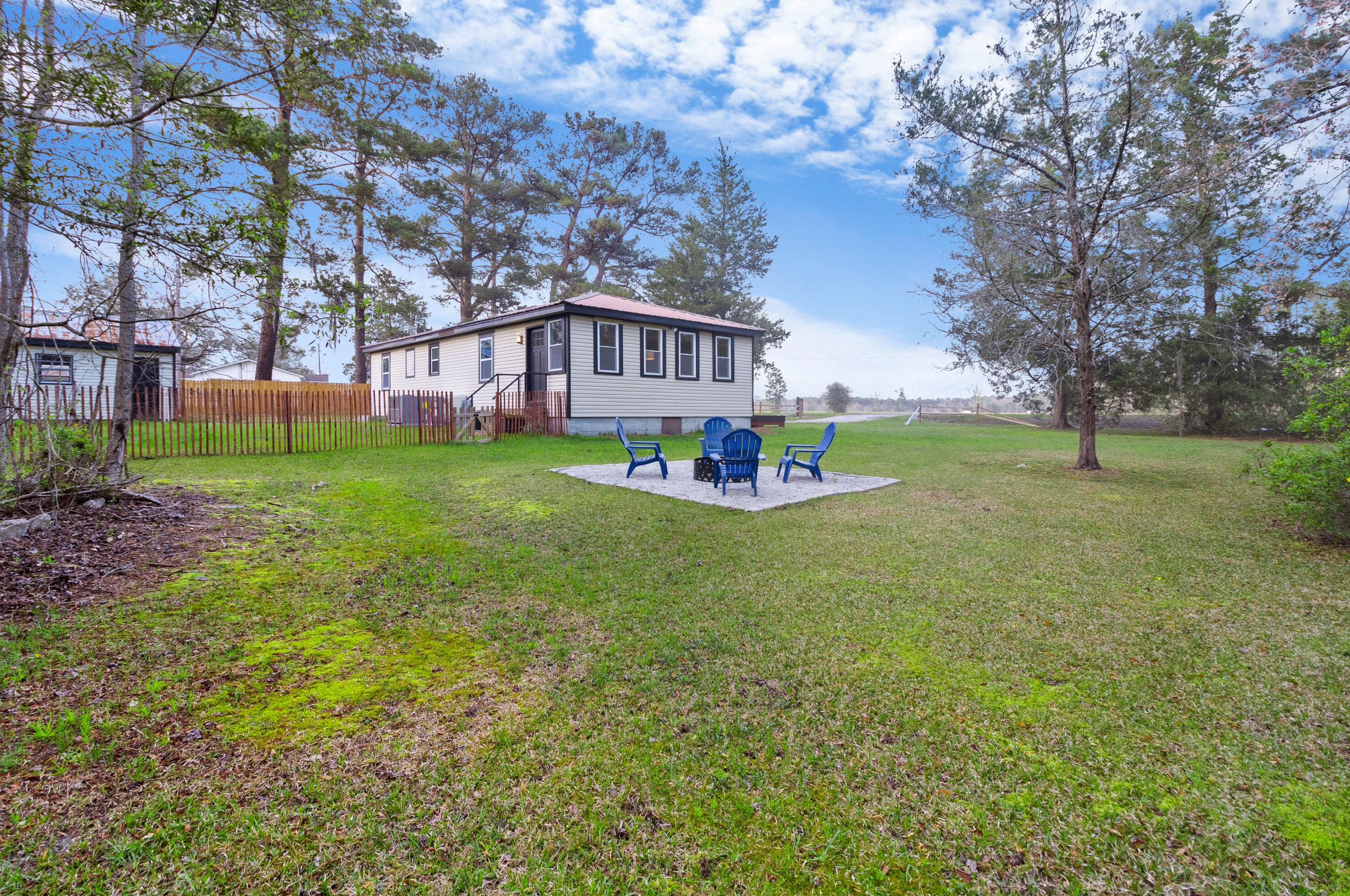 1371 Mount Carmel Rd, Walterboro SC  29488-6309 exterior