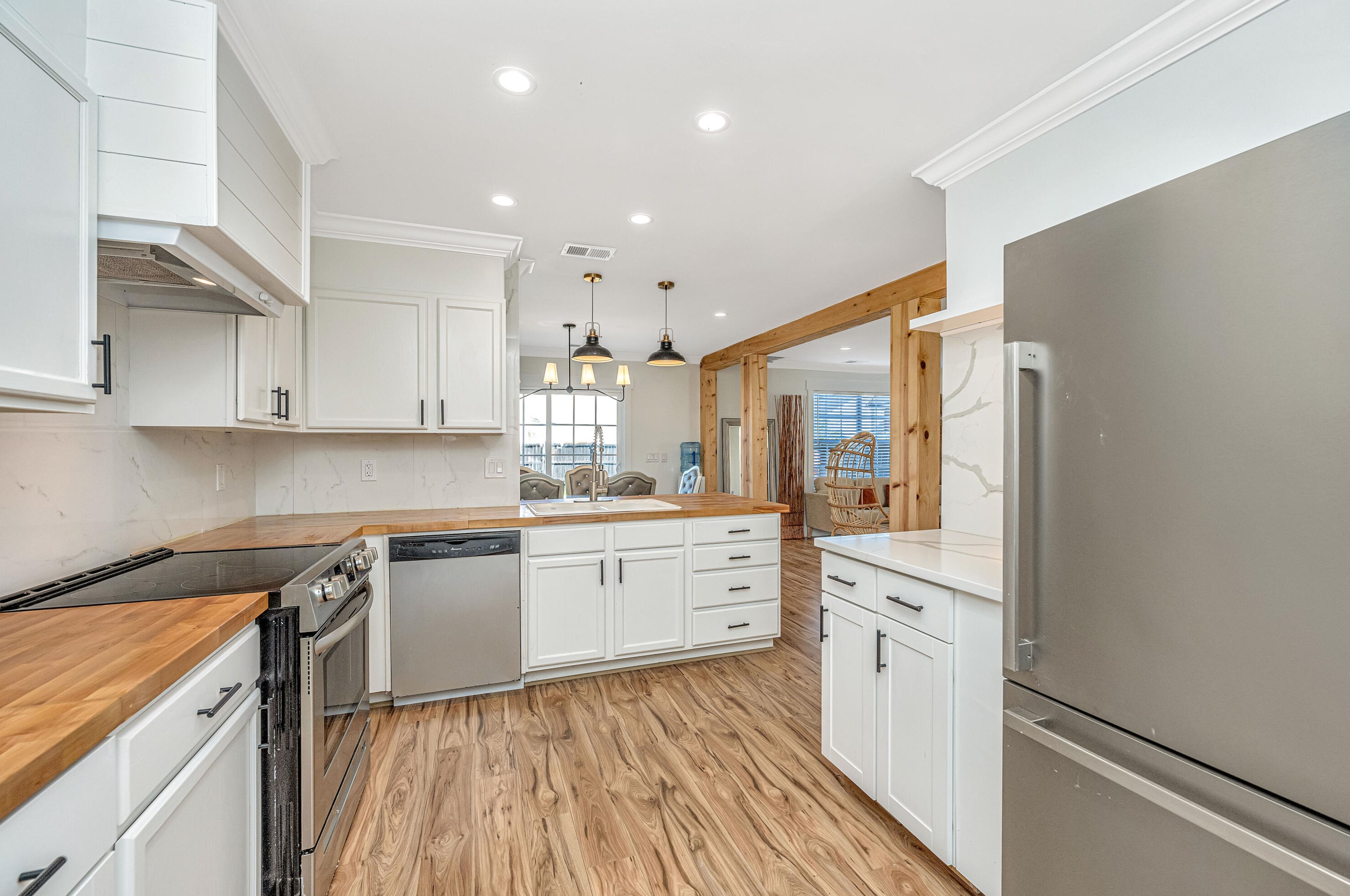 154 Patriot Ln, Summerville SC  29483-1889 exterior