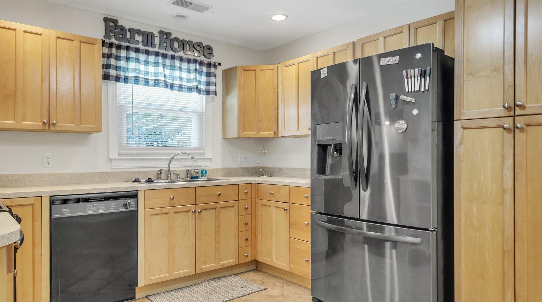 107 Iris St, Charleston SC  29445-3115 exterior