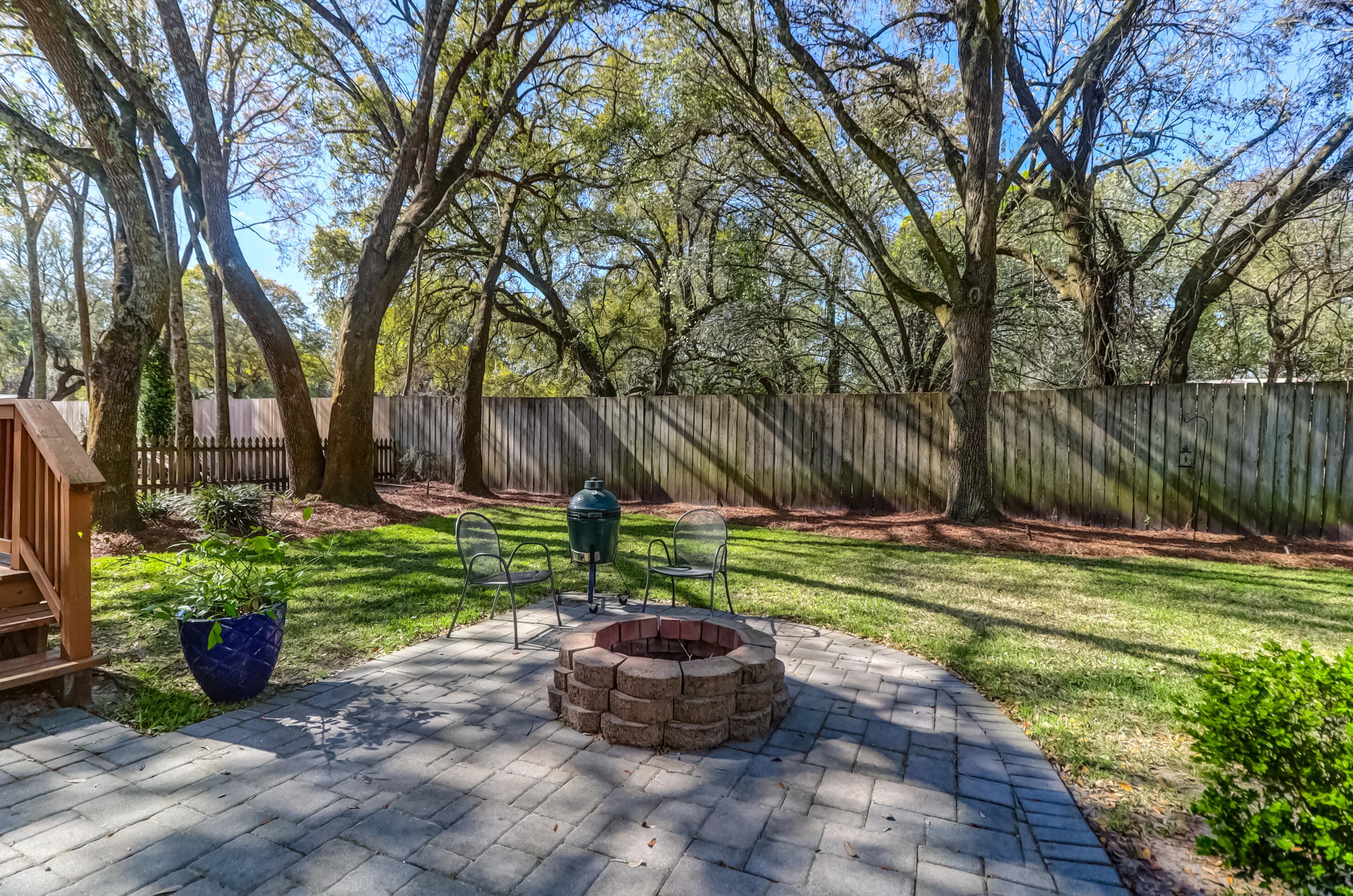 1291 Center Lake Dr, Mount Pleasant SC  29464-7419 exterior