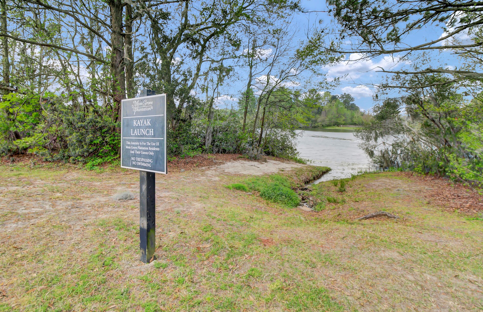 202 Lab Ct, Moncks Corner SC  29461 exterior