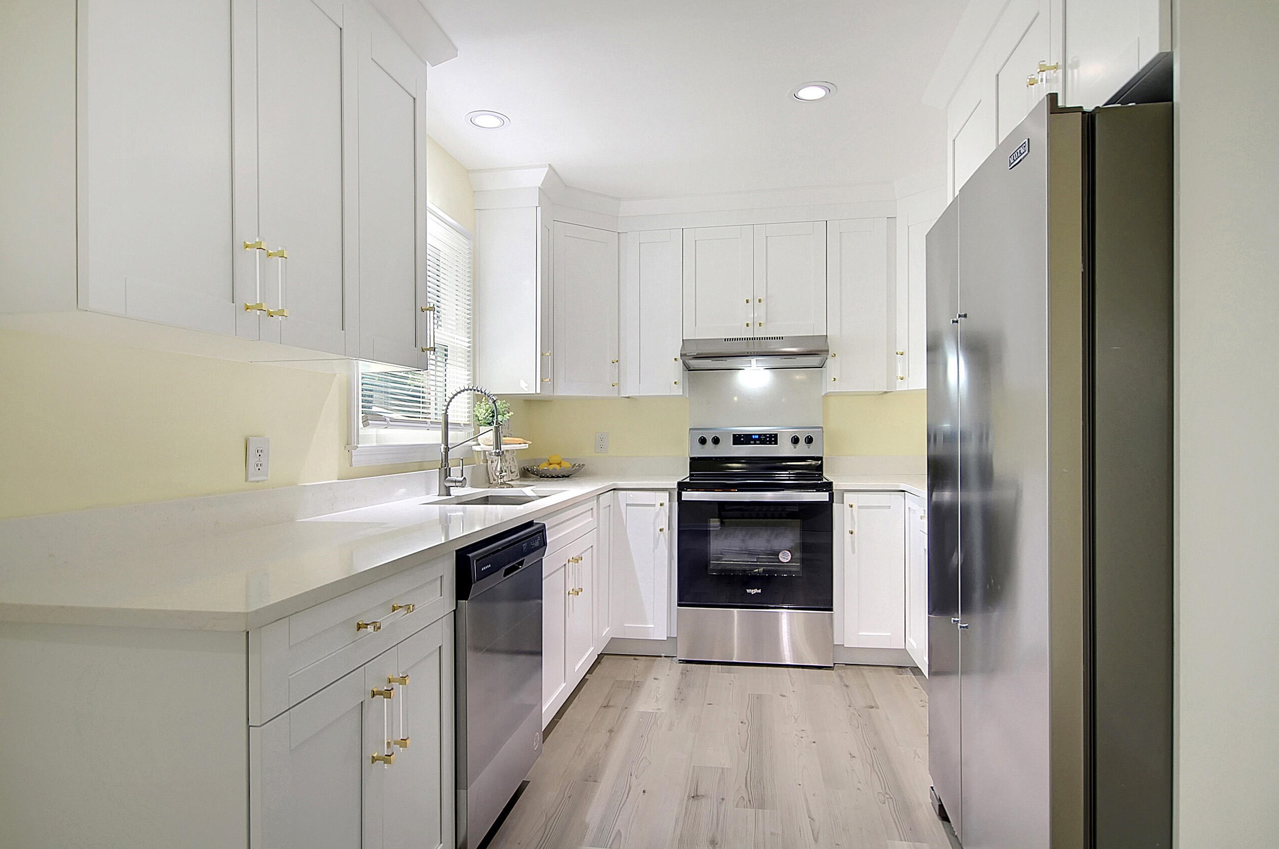 737 Canary Dr, Charleston SC 29414-5457 exterior