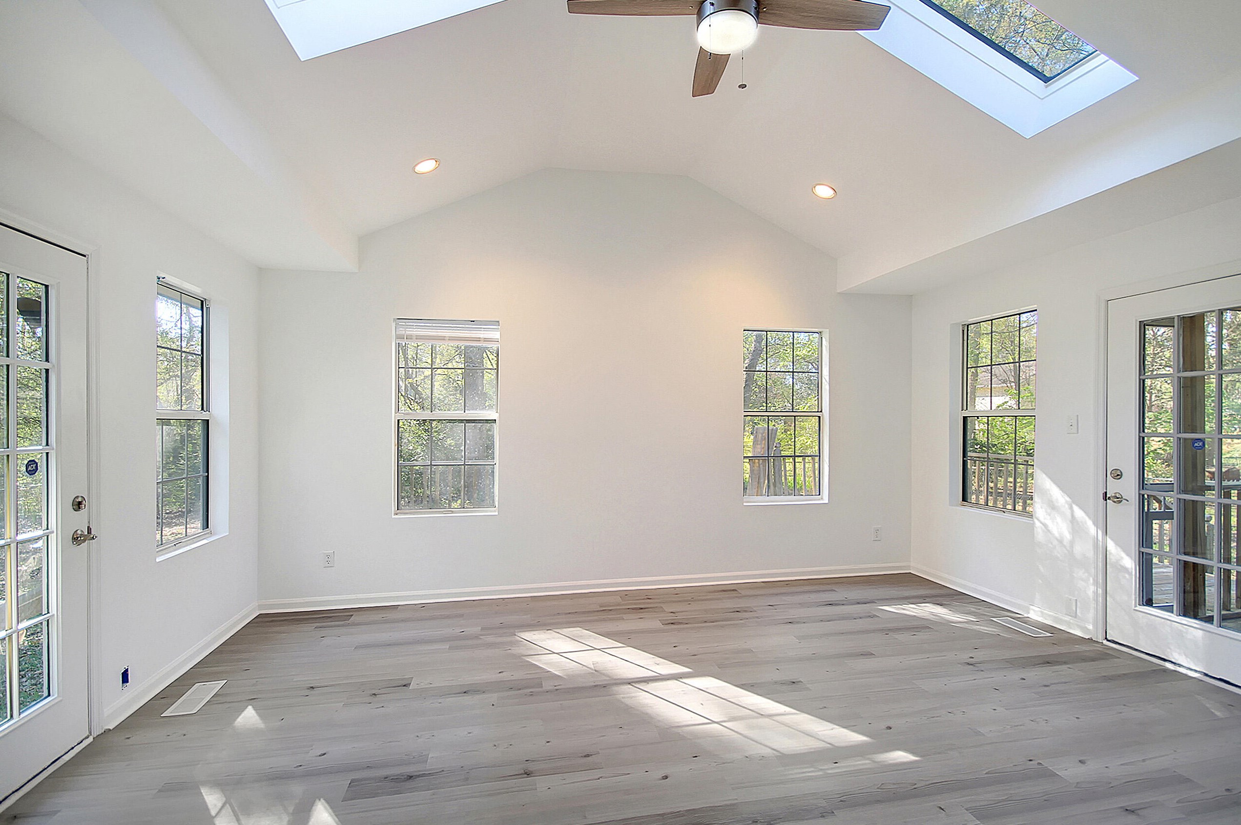 737 Canary Dr, Charleston SC 29414-5457 exterior