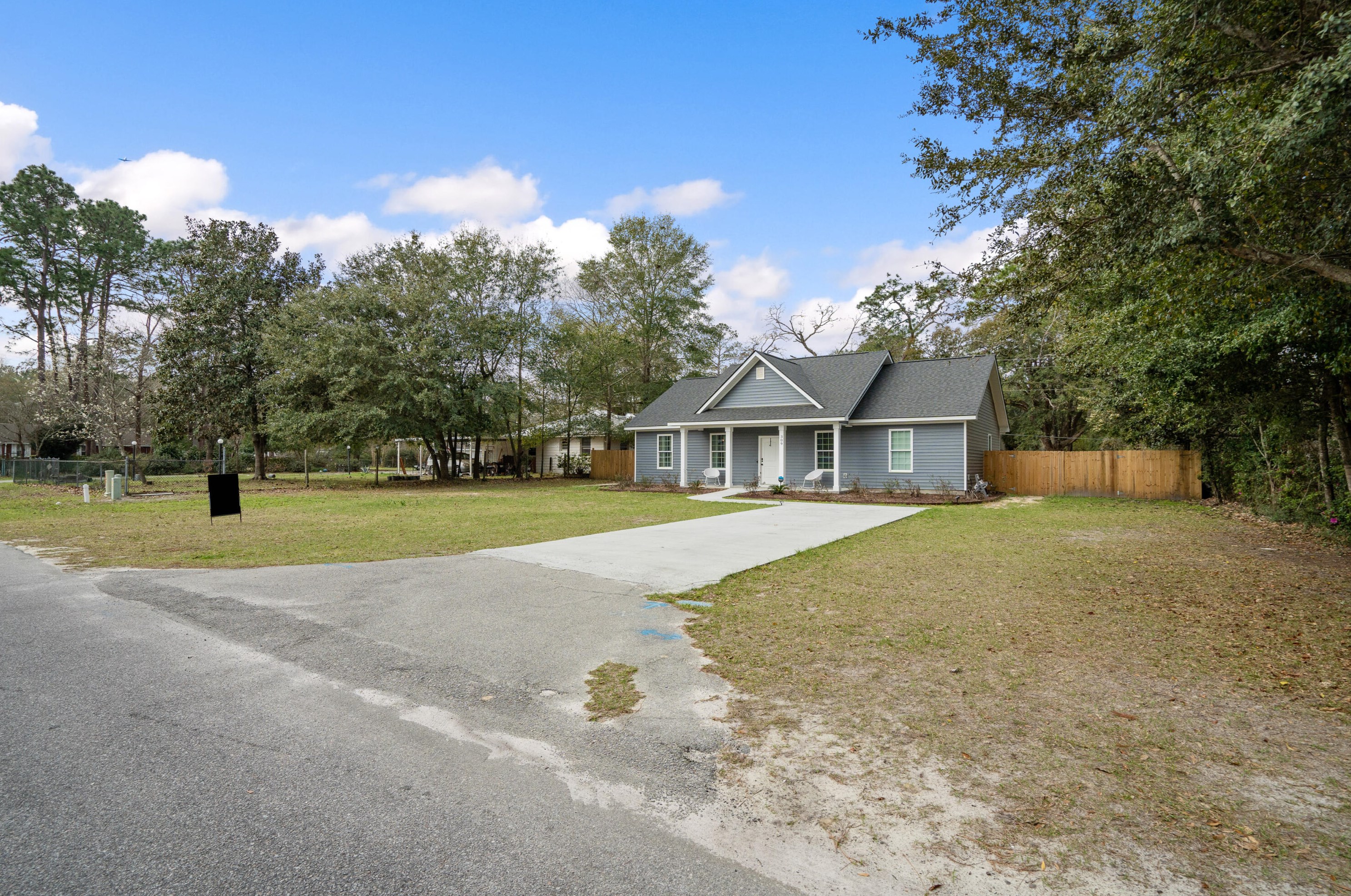 309 Meadow St, Walterboro SC  29488-2744 exterior