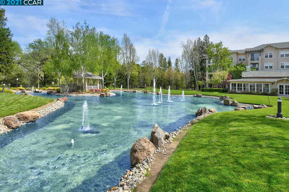 1860 Tice Creek Dr, Walnut Creek CA  94595-2400 exterior