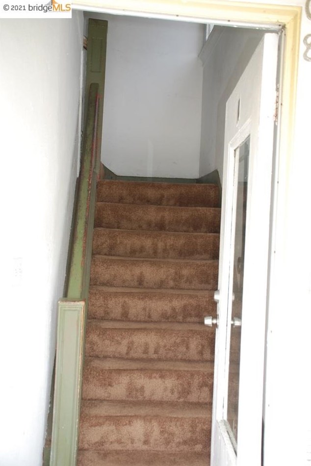 708 32 St, Oakland CA 94608-4303 exterior