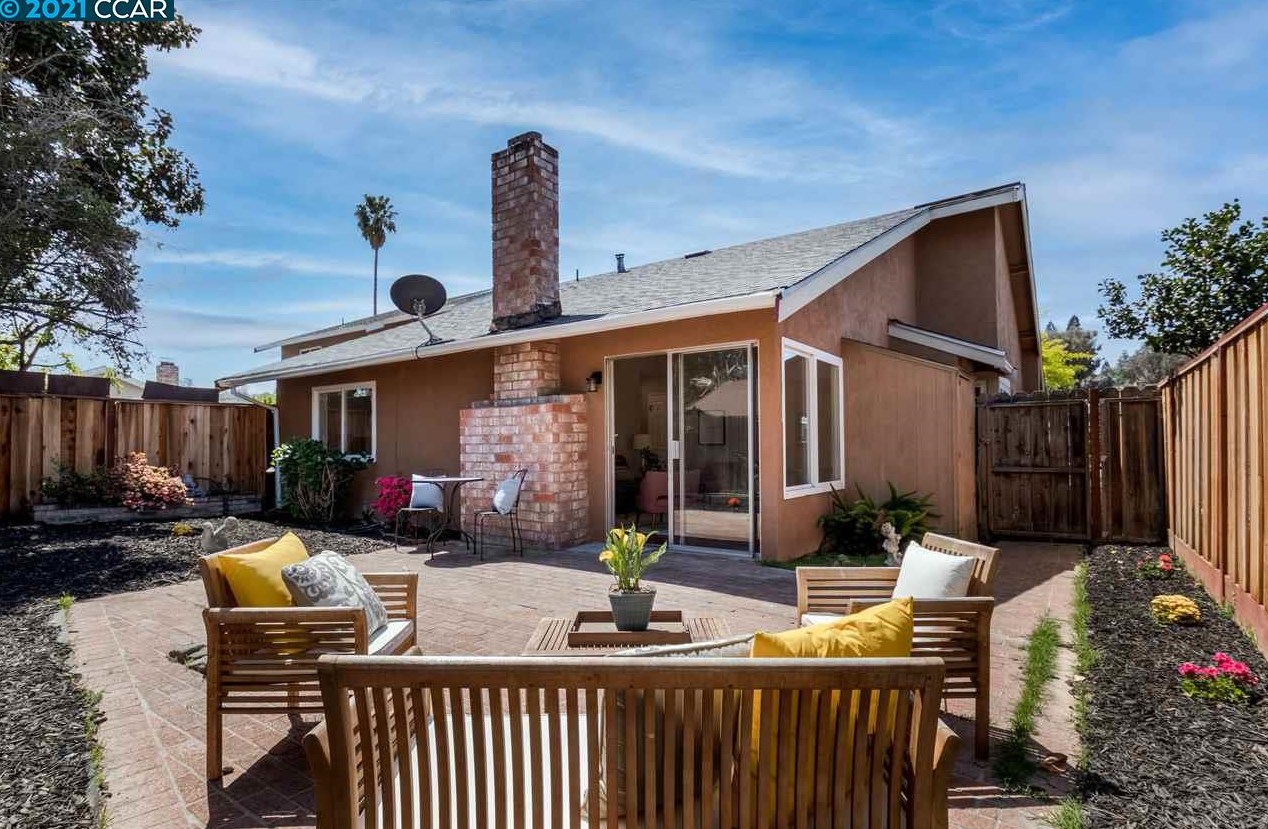 727 Seacliff Ct, Rodeo CA  94572-2005 exterior