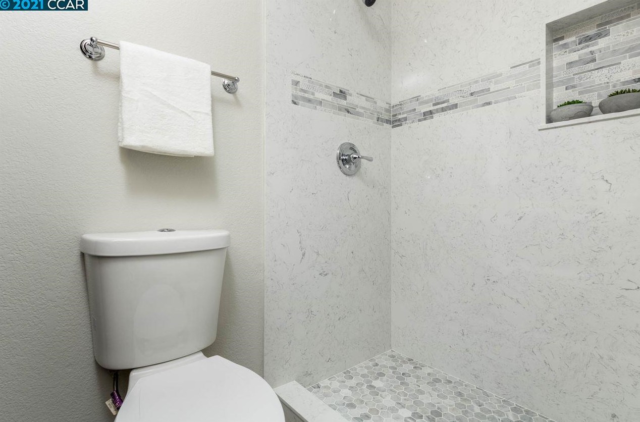 727 Seacliff Ct, Rodeo CA  94572-2005 exterior
