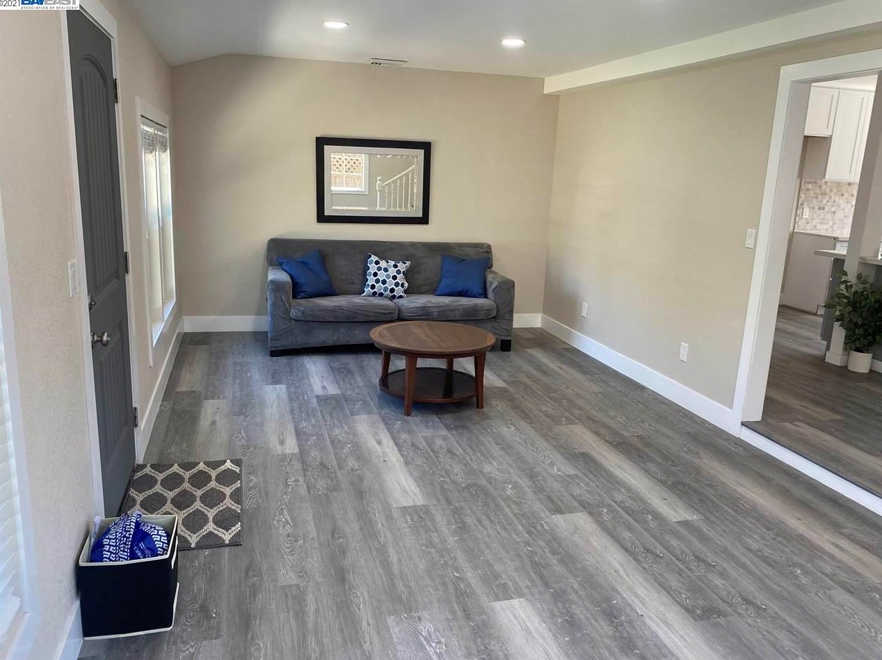 2300 Woodland Ave, Modesto CA  95358-9501 exterior