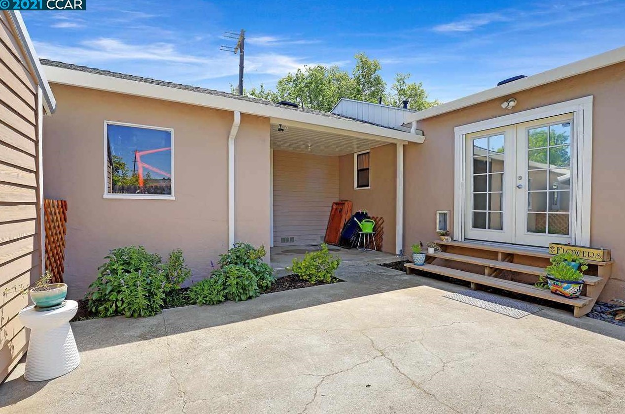 2704 Birch Ave, Concord CA  94520-1716 exterior