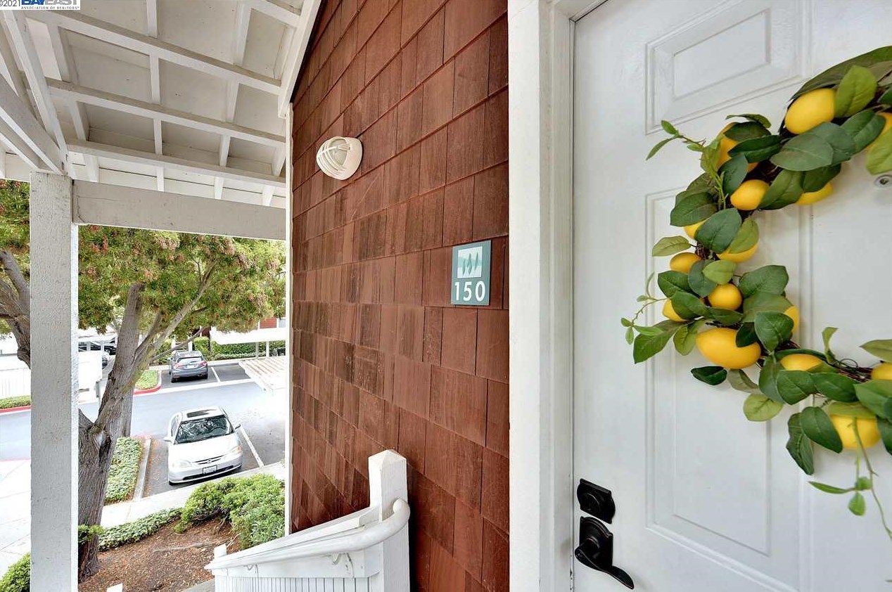 150 Marina Lakes Dr, Richmond CA  94804-7453 exterior