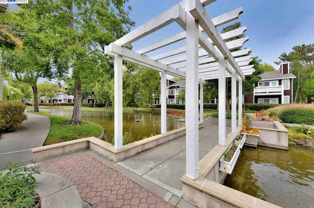 150 Marina Lakes Dr, Richmond CA  94804-7453 exterior