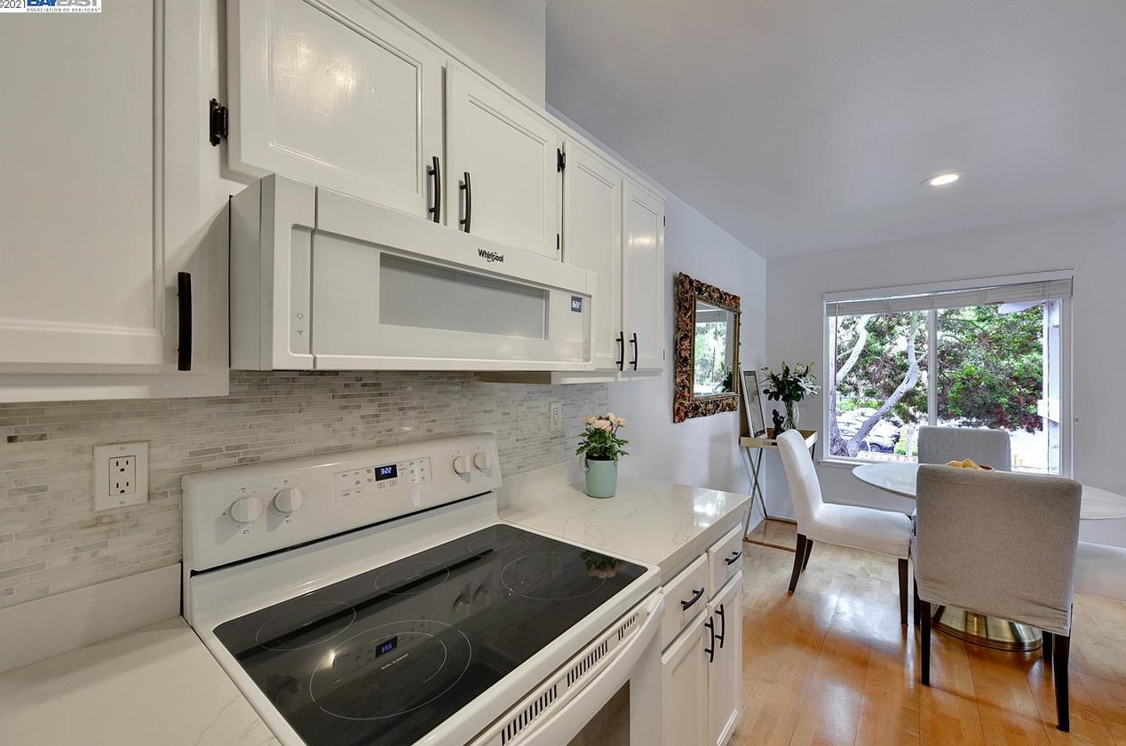 150 Marina Lakes Dr, Richmond CA  94804-7453 exterior