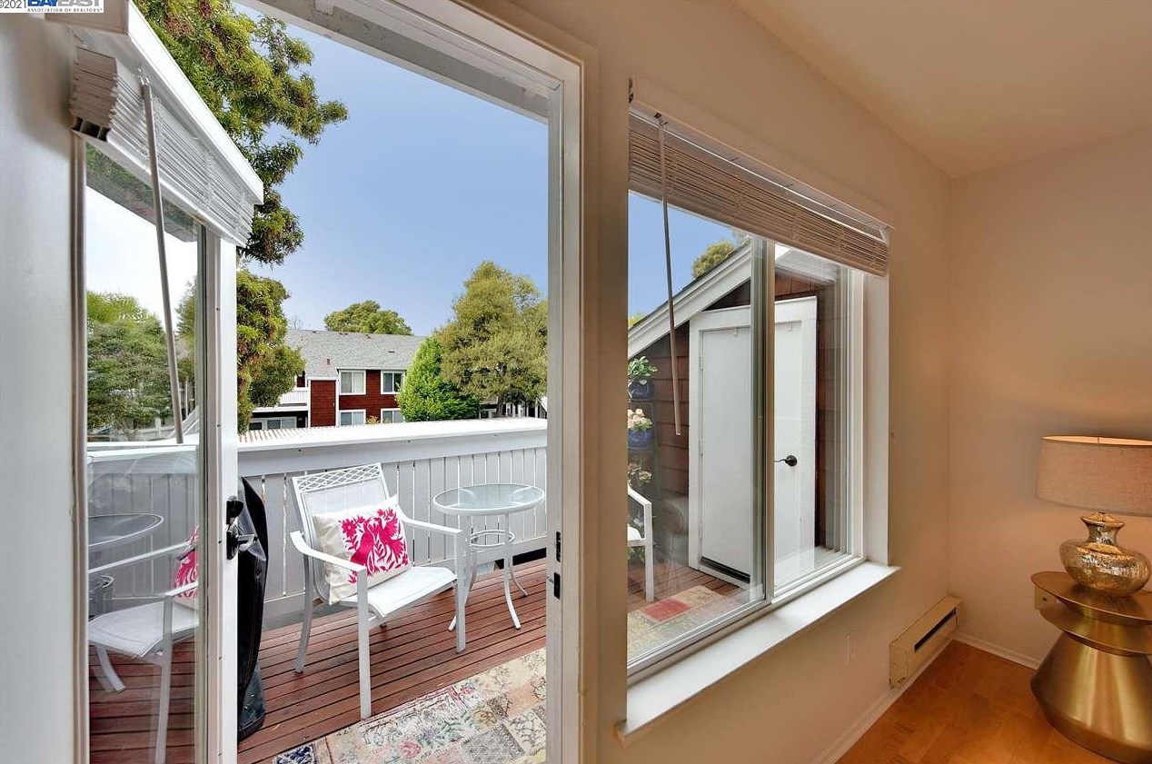 150 Marina Lakes Dr, Richmond CA  94804-7453 exterior