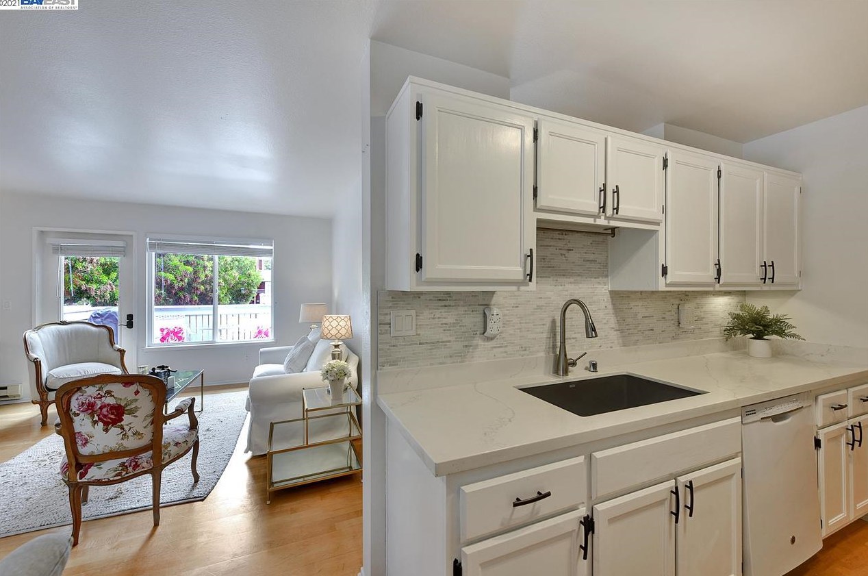 150 Marina Lakes Dr, Richmond CA  94804-7453 exterior