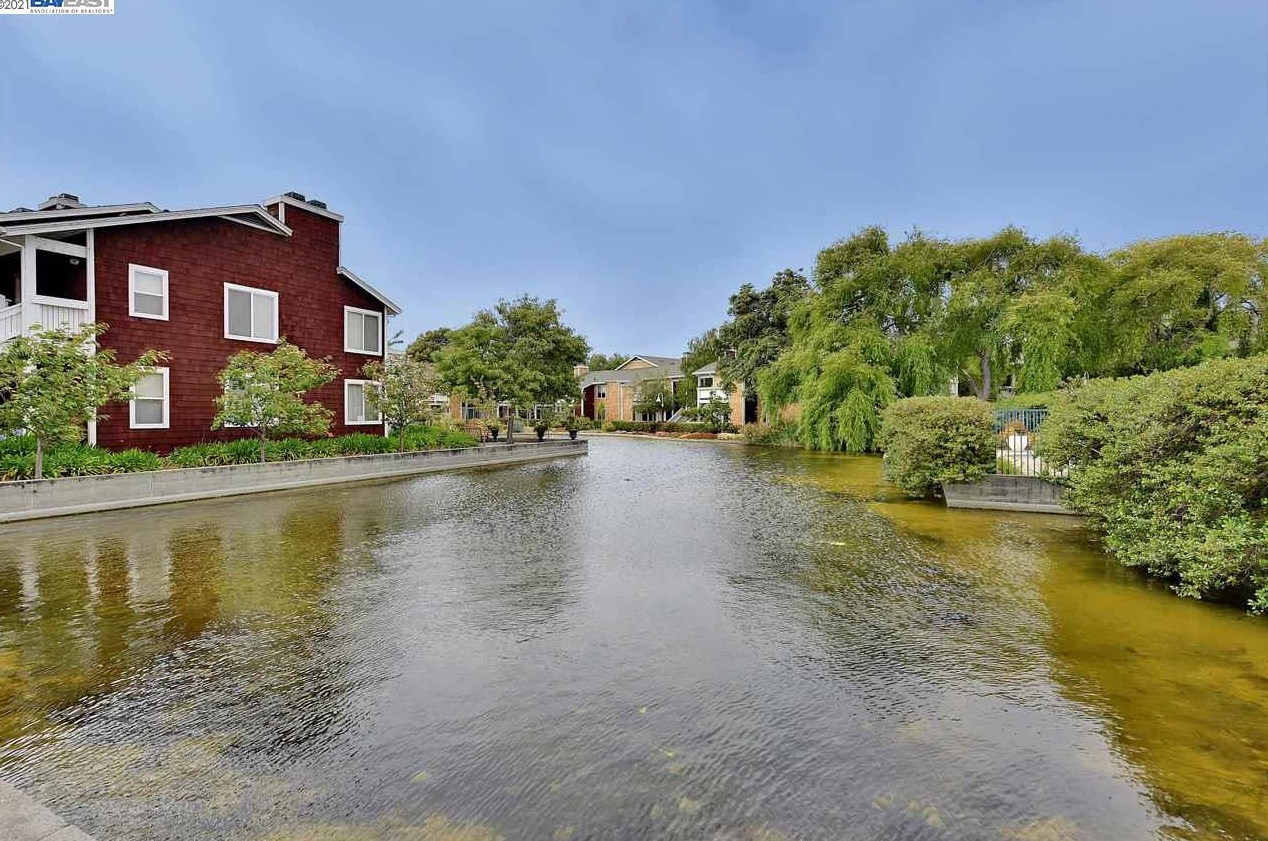 150 Marina Lakes Dr, Richmond CA  94804-7453 exterior