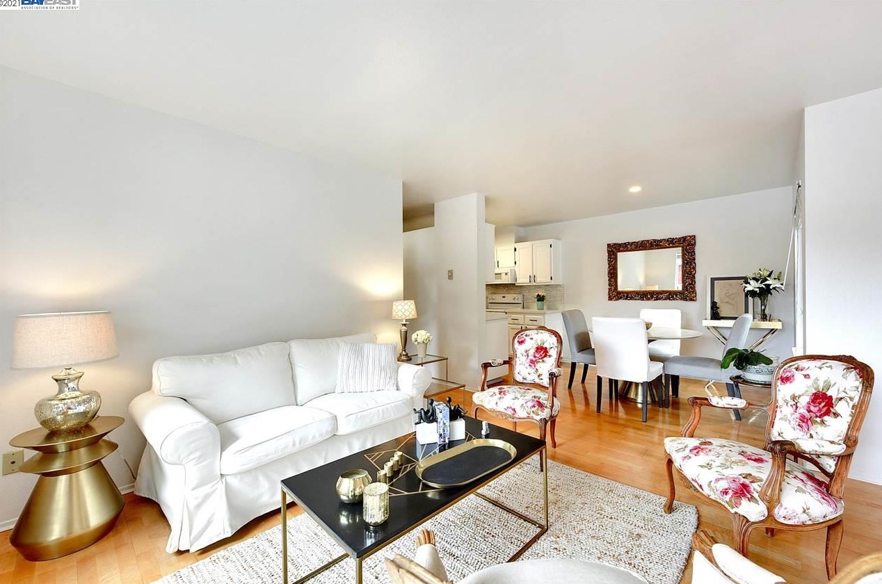 150 Marina Lakes Dr, Richmond CA  94804-7453 exterior