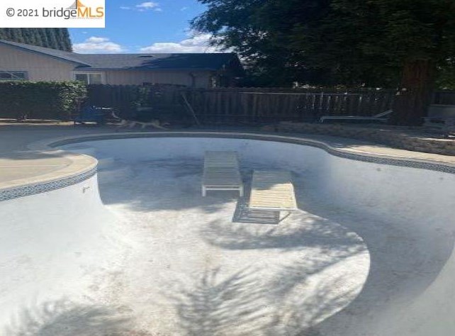 521 Nottingham Dr, Los Angeles CA  94513-1457 exterior