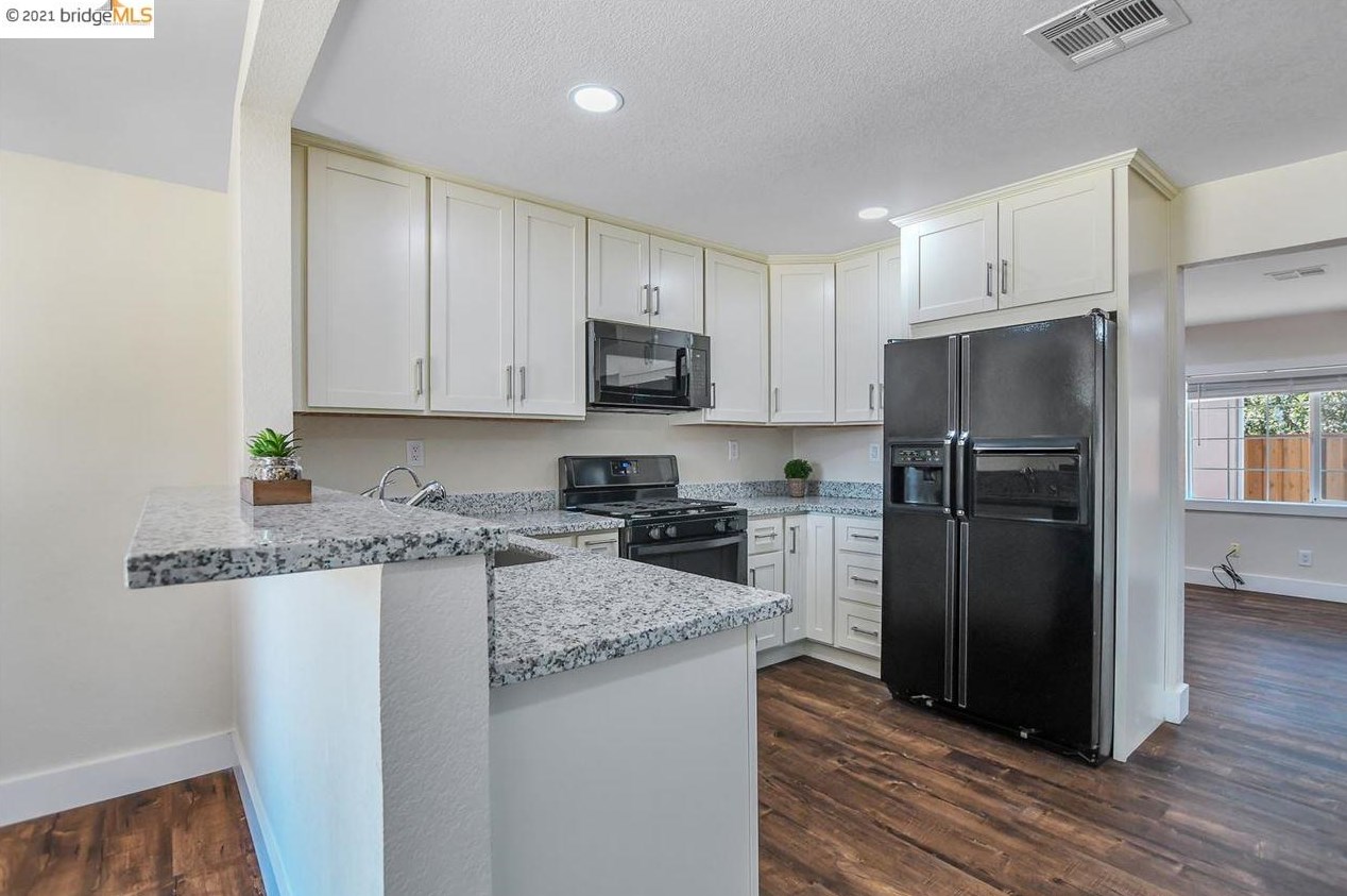 951 Bonnie Ln, Los Angeles CA  94513-5465 exterior