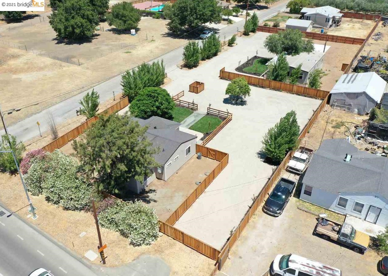 951 Bonnie Ln, Los Angeles CA  94513-5465 exterior