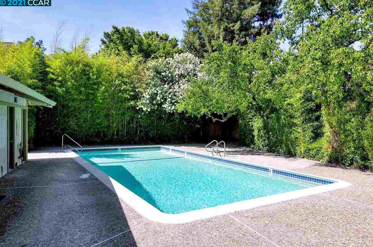 2570 Walnut Blvd, Walnut Creek CA  94596-4292 exterior