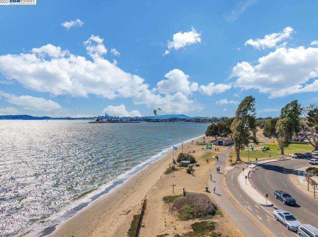 1311 Webster St, Alameda CA 94501-3870 exterior