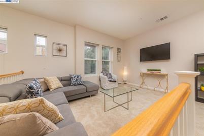 639 Plaza Pl - Photo 1