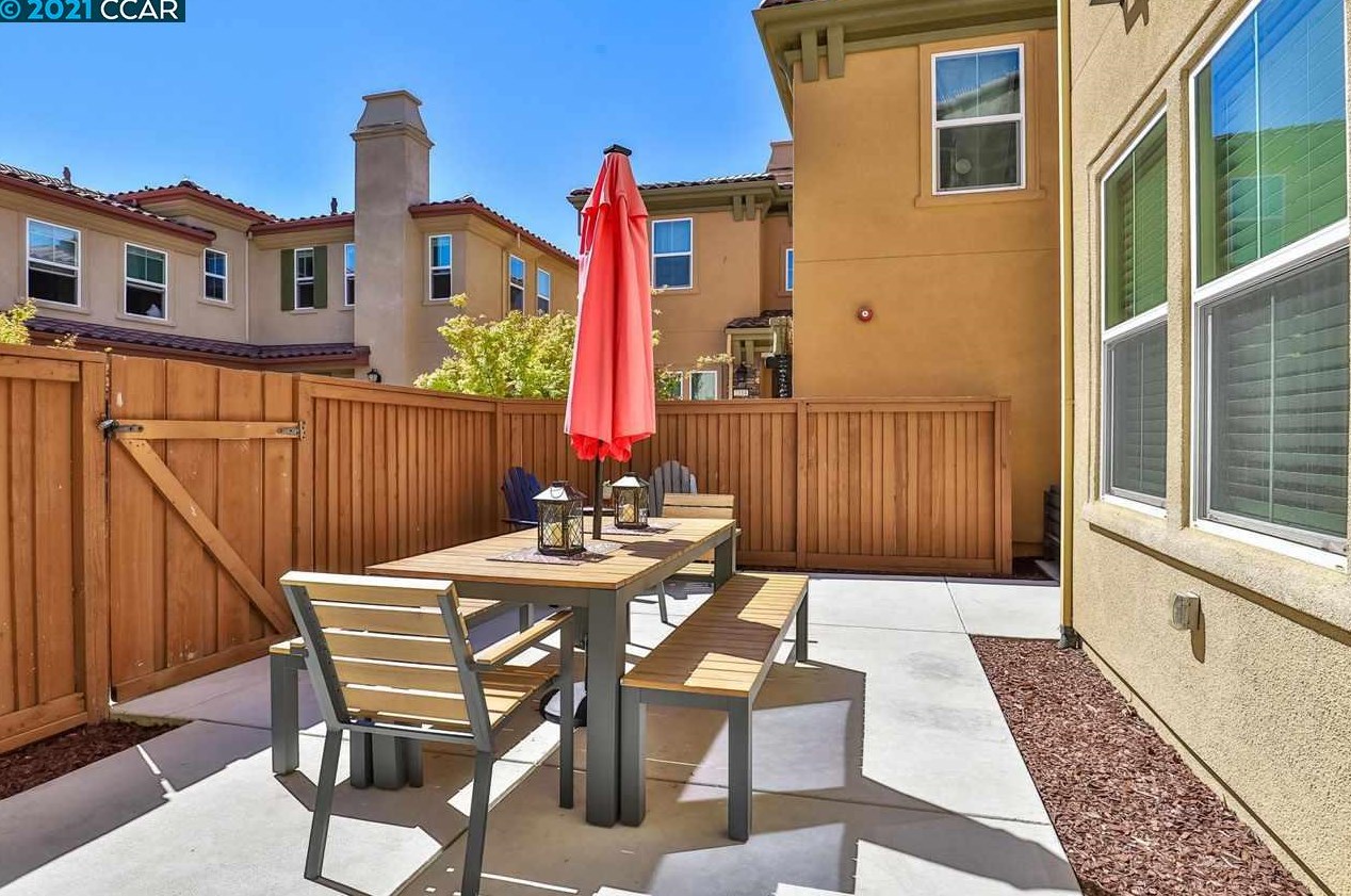 2116 Carrara St, Los Angeles CA  94513-7116 exterior