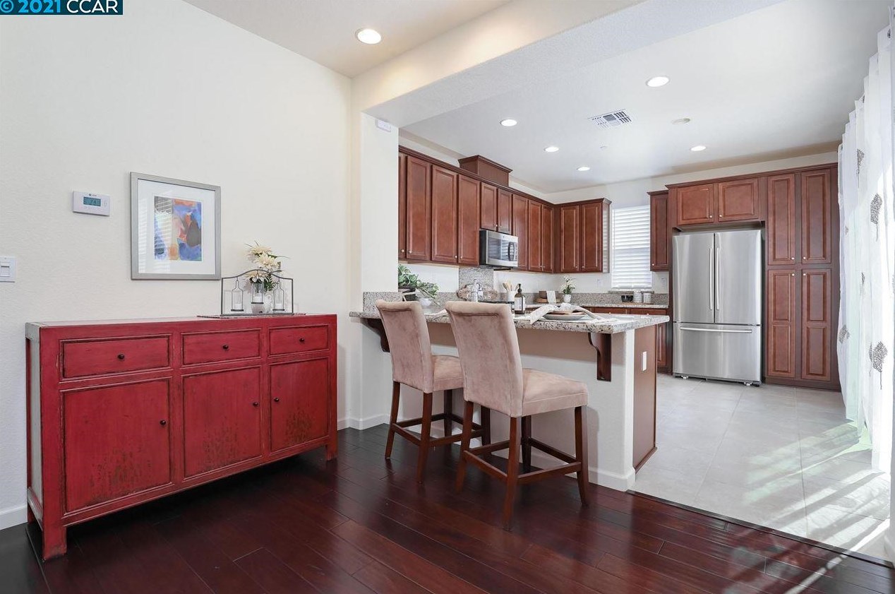 2116 Carrara St, Los Angeles CA  94513-7116 exterior