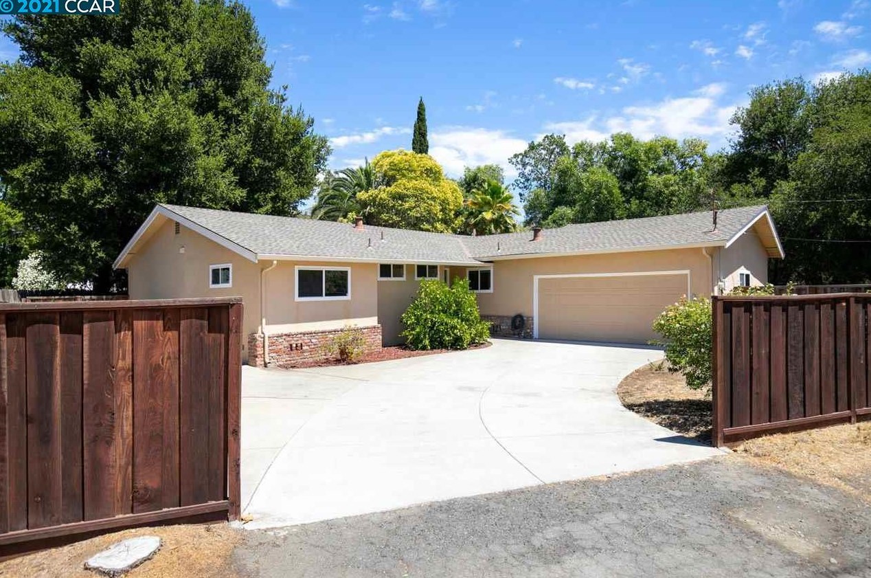 1200 Babel Ln, Concord CA  94518-1650 exterior