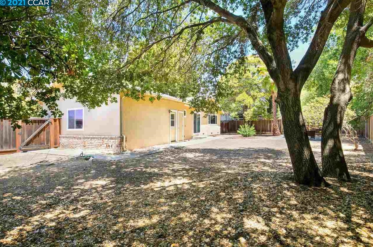 1200 Babel Ln, Concord CA  94518-1650 exterior