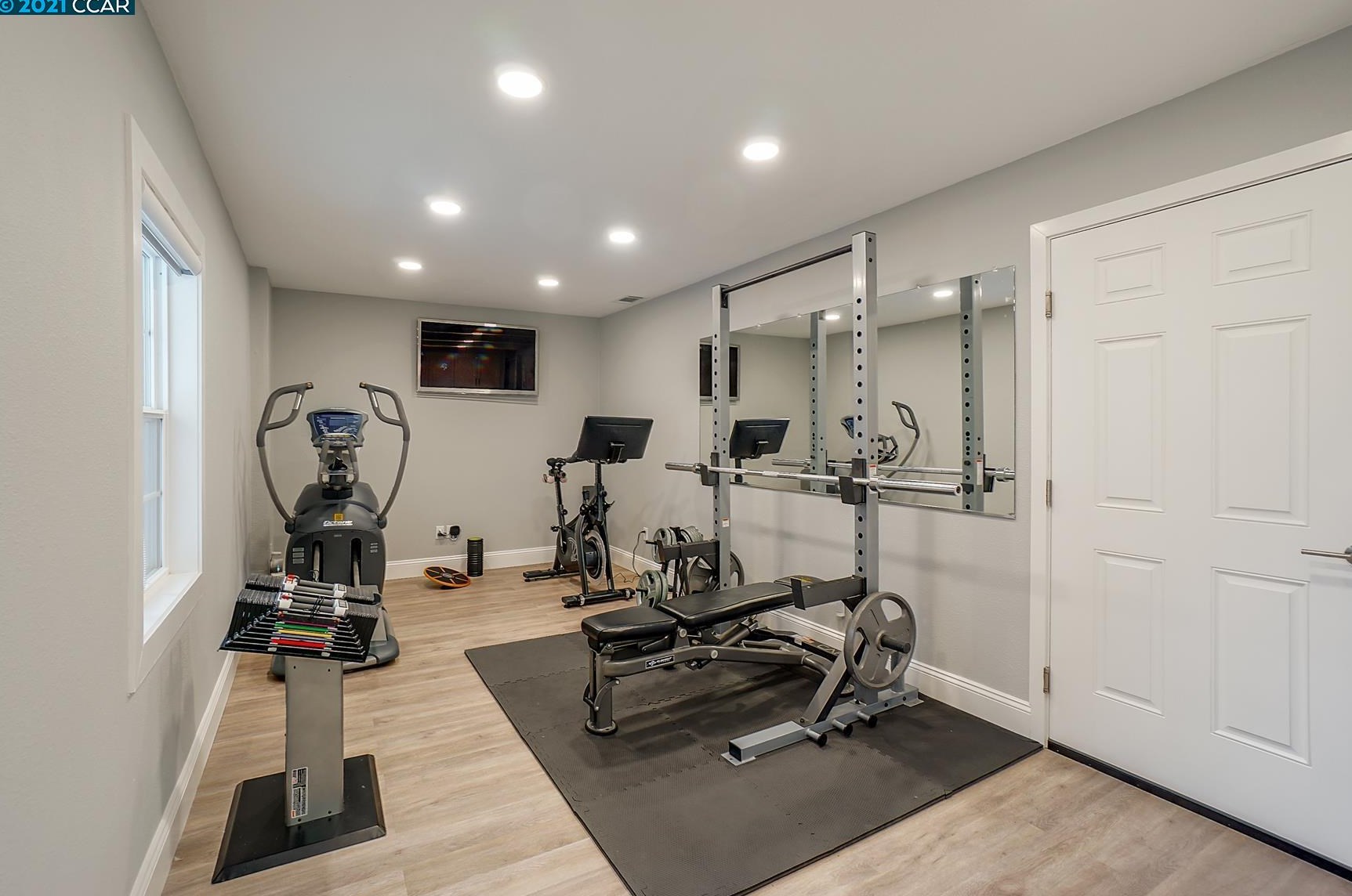 1046 Rolling Woods Way, Concord CA  94521-5400 exterior