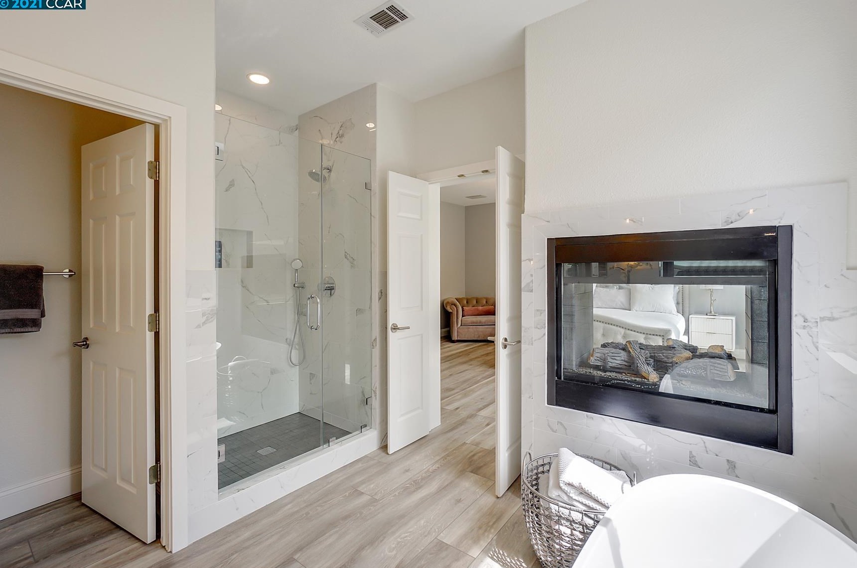 1046 Rolling Woods Way, Concord CA  94521-5400 exterior