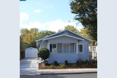 740 E 12th St - Photo 1