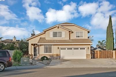 991 Englewood Way - Photo 1
